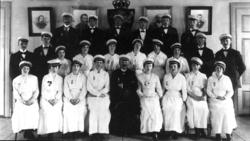 Sangkor? med ukjente mennesker og ukjent sted