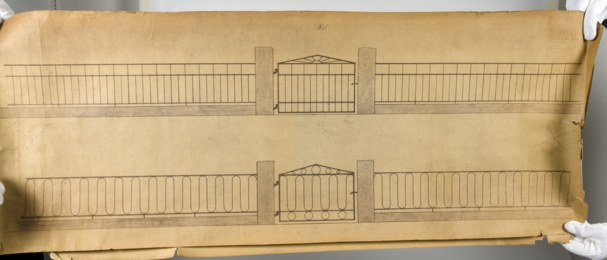 Fyra ritningar föreställande staket och en grind.