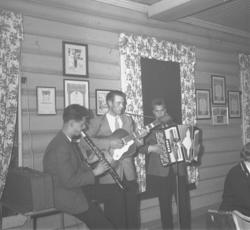 Tynset, TIF Festen, Tre menn spiller, Gitar, Fløyte, Trekksp