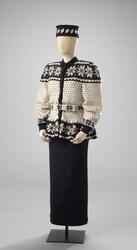 Rosa Heimafrå [Drakt]