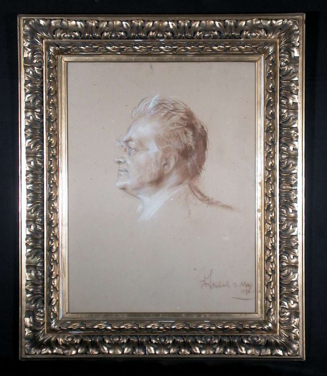 Portrett av en eldre mann, mot venstre.