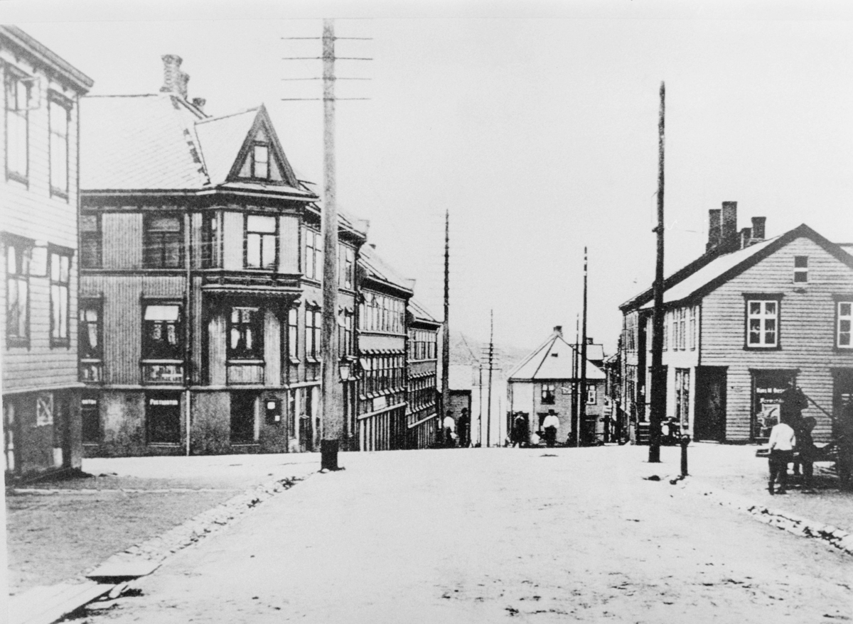 eksteriør, postkontor, Bodø , Havnegt./Dronningens gt., postlokalene i bruk 1899-1915