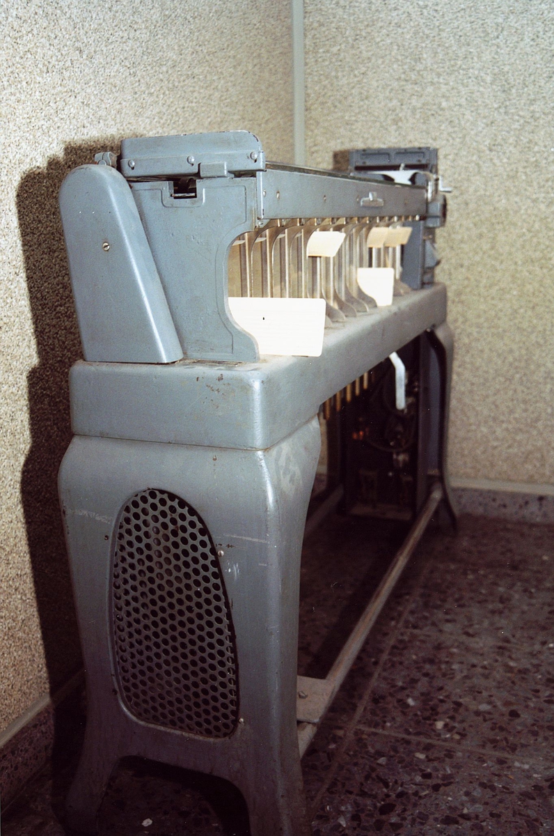 postgiro, Biskop Gunnerus g. 14, maskiner, hullkortsorteringsmaskin, IBM Card Sorting Machine, Typ 7080, sett fra siden