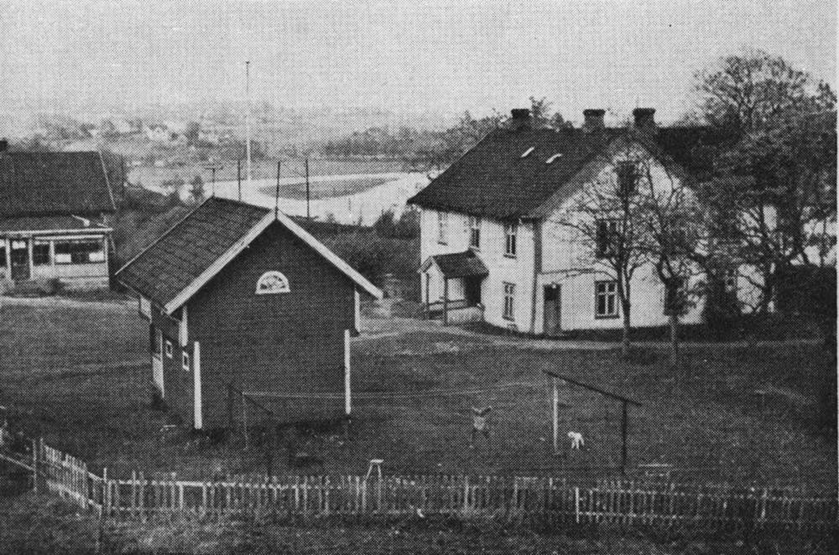 Tunet og omkringliggende bygninger til Lillestrøm gård.