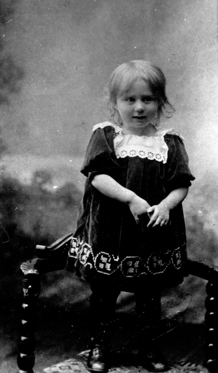 Portrett av Ingeborg Marie Ramstad som barn.