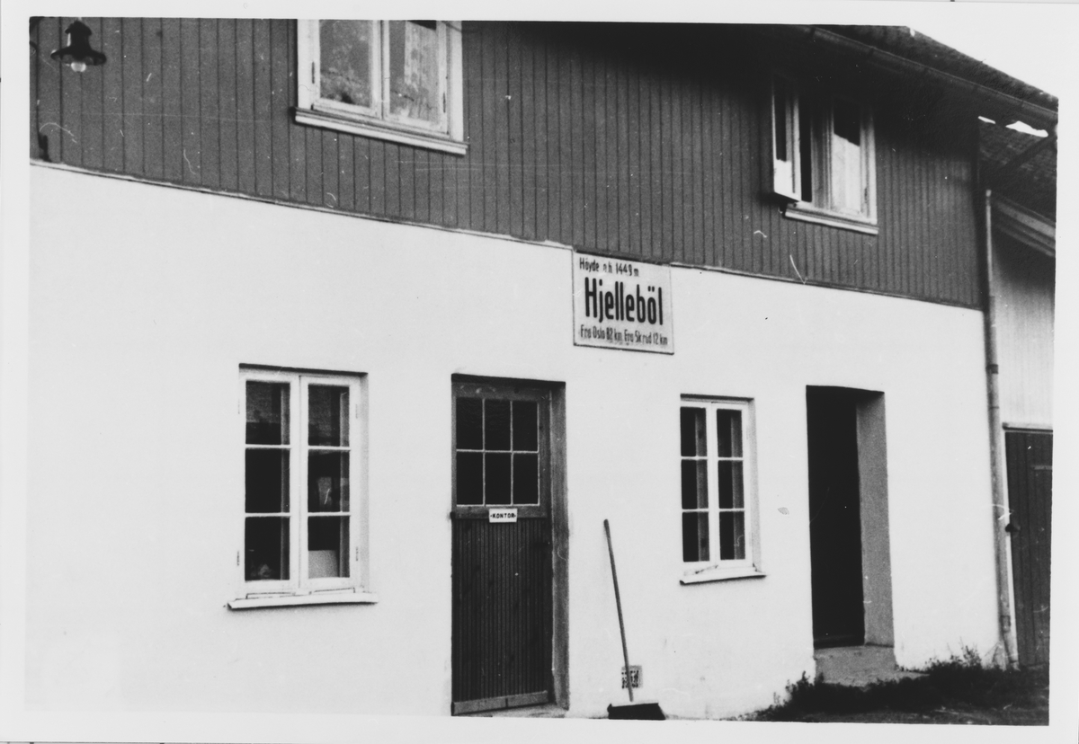 Hjellebøl stasjon.