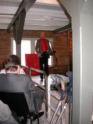 Åpningen av fjøsen på Nesset Prestegard.