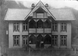 (Se Romsdal Sogelag 1986 side 71)