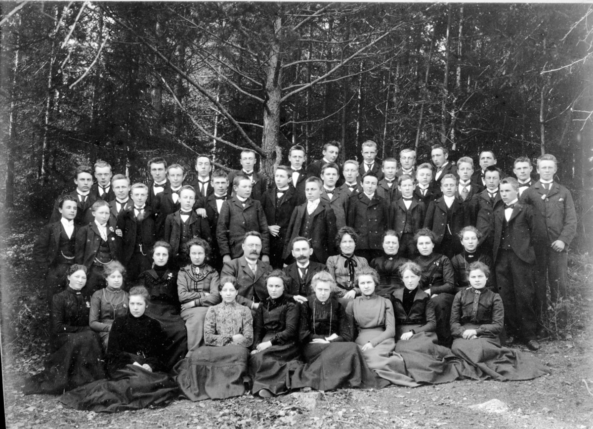 Ringsaker amtsskole, Bjerregård, stor gruppe elever og lærere, senere Ringsaker fylkesskole