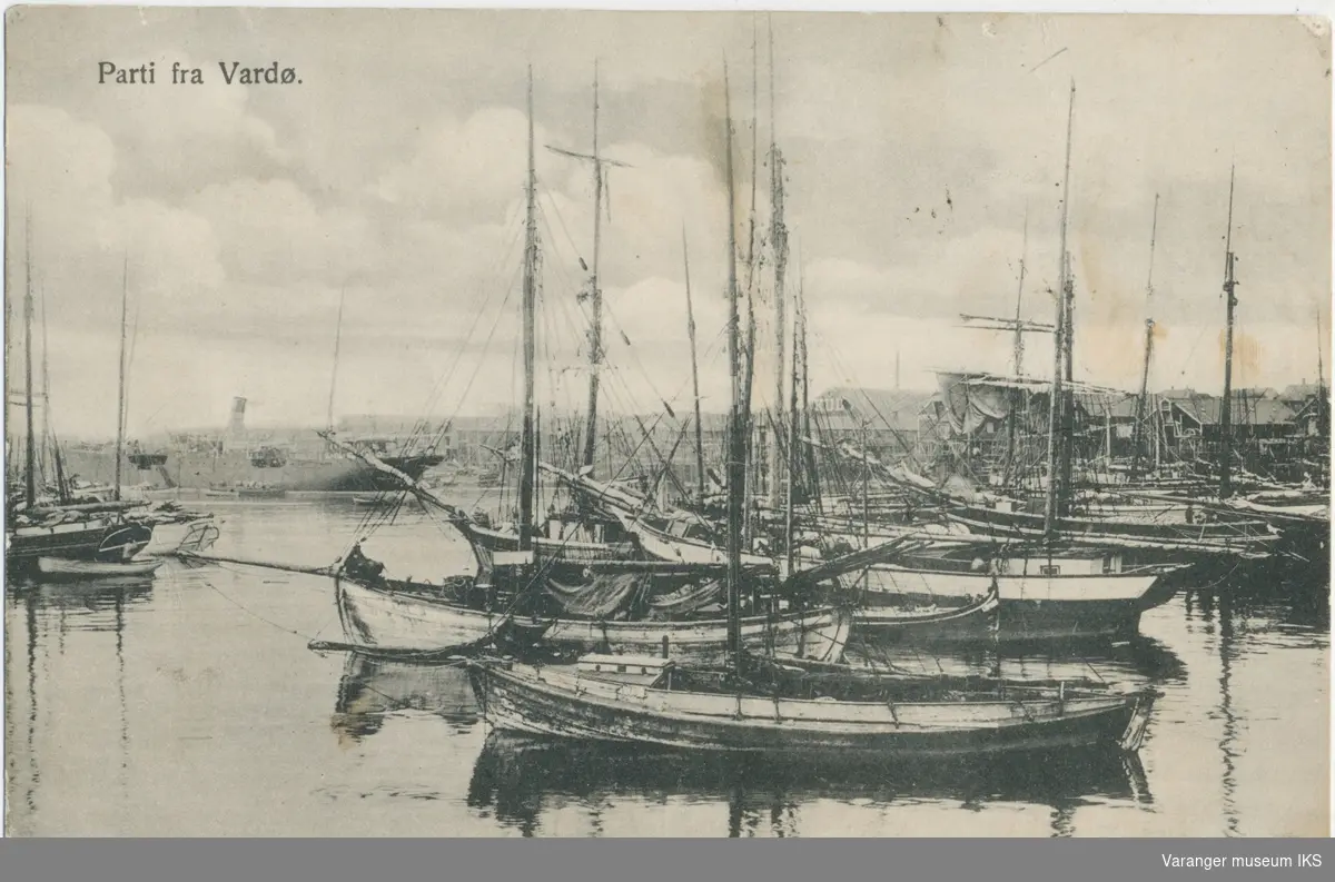Postkort, russiske og norske båter i Nordre Våg, ca. 1900