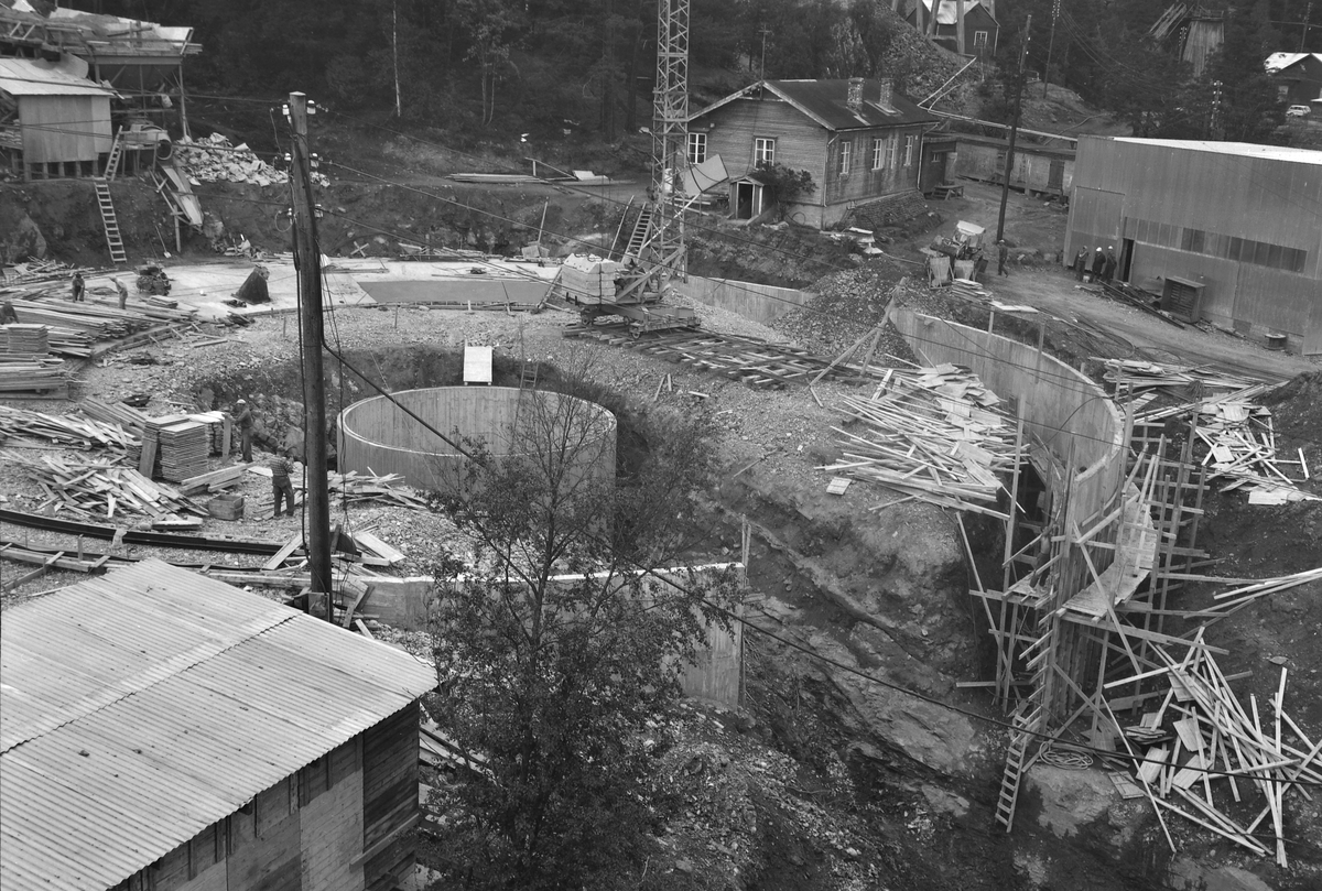 Bygging av fortykkertank ved flotasjonsverket, Løkken Verk.