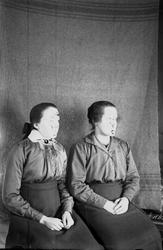 To kvinner fra Budal