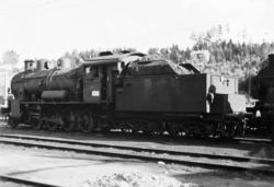 Damplokomotiv type 28b nr. 155 på Hønefoss stasjon