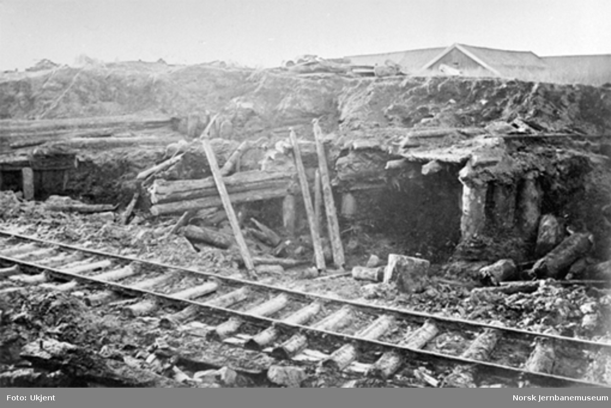 Jernbaneanlegg på Sørenga med rester av middelalderbygninger