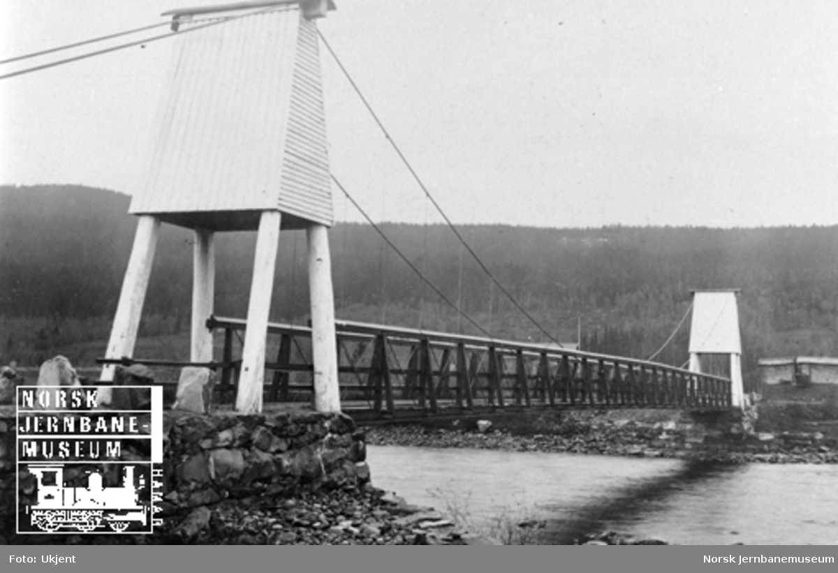 Vegbroen ved Singsås stasjon