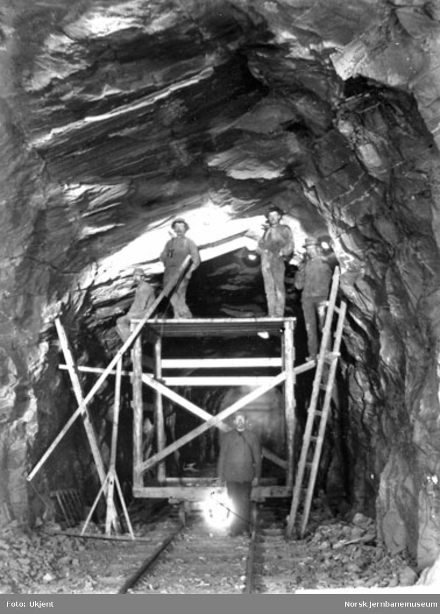 Utvidelse av Trollkonebarret tunnel ved Vossebanens ombygging