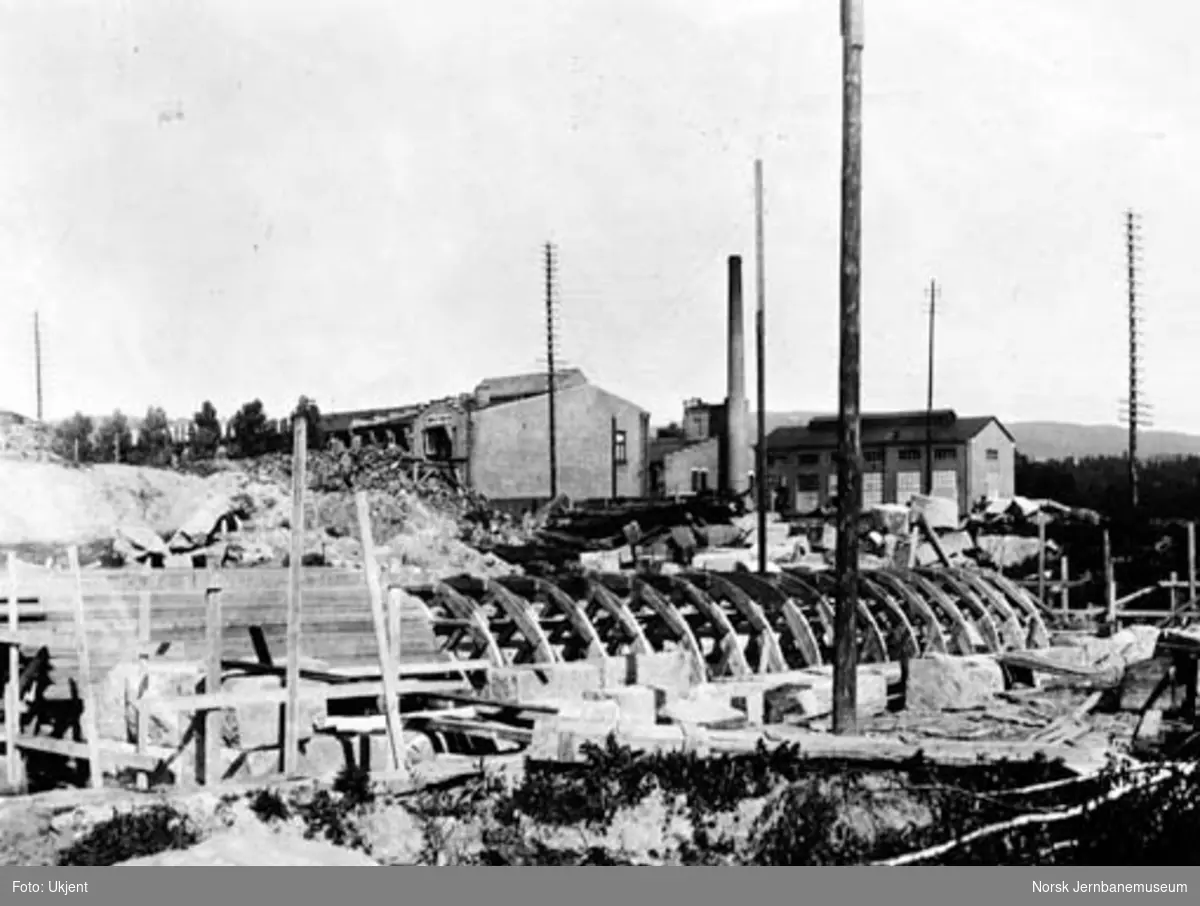 Drammenbanens omlegging : bygging av kulvert for Hoffsbekken