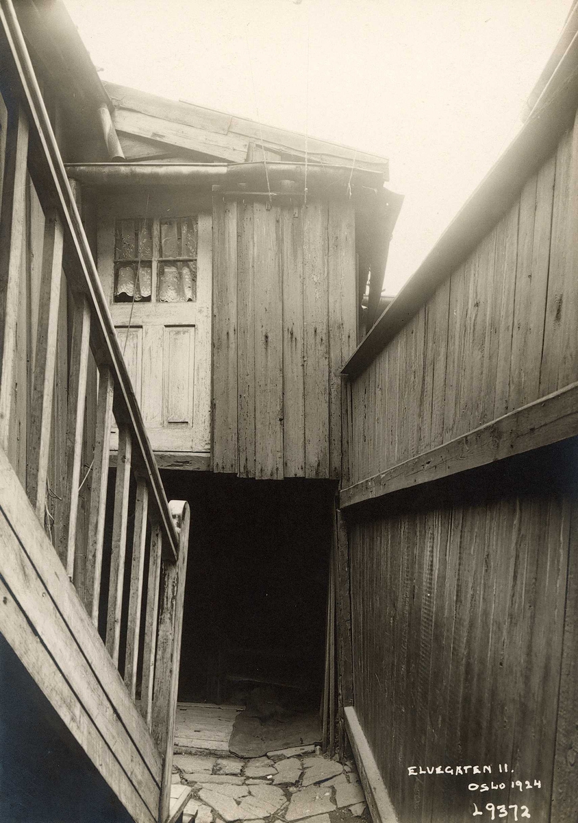 Elvegata 11, Oslo. 1924. Fra gårdsrommet.
