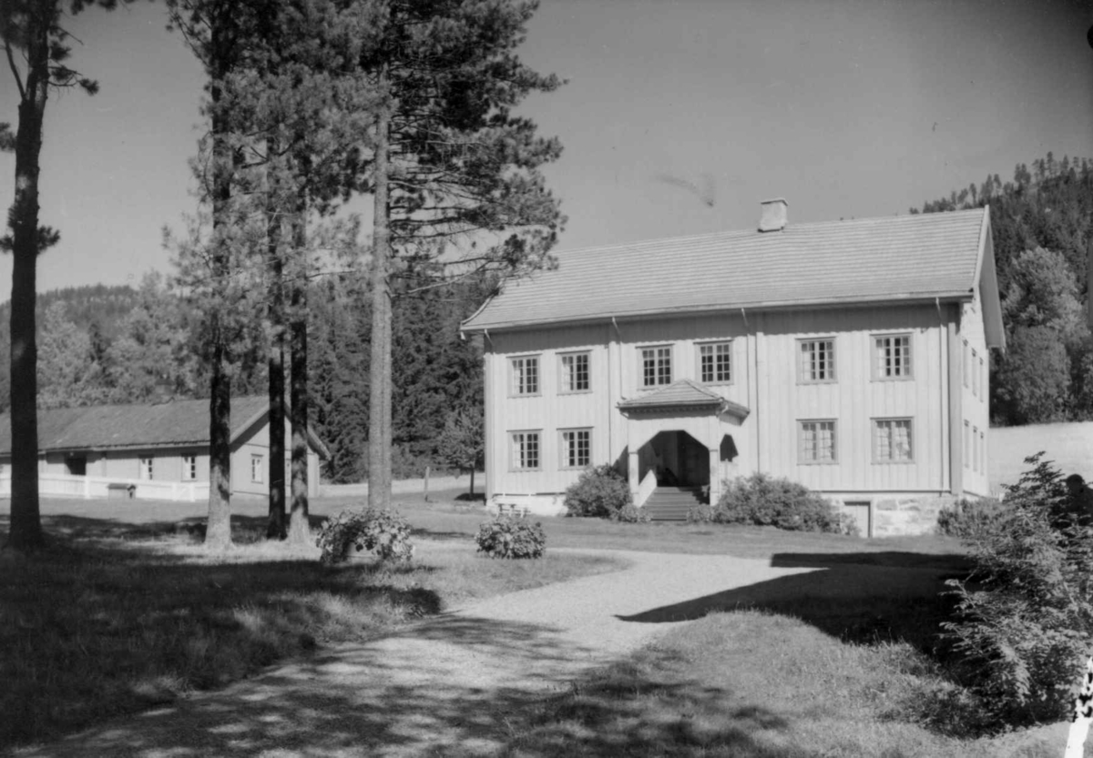 Nedre Sjølie, Rendalen, Hedmark. Storgårdsundersøkelser ved dr. philos. Eivind S. Engelstad 1959. Gamlebygningen.
